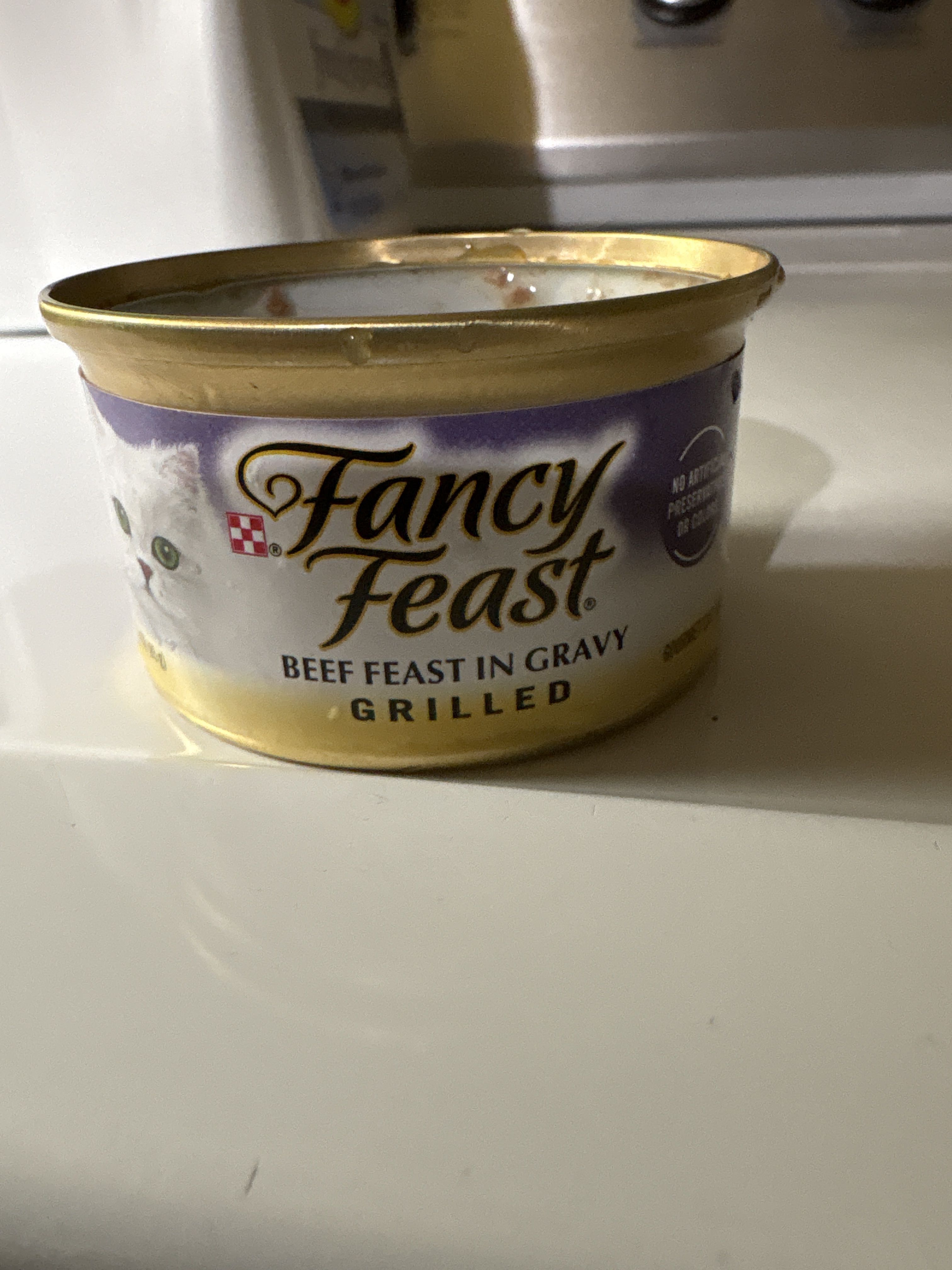 Fancy Feast Beef Feast in Gravy Grilled, front of the package