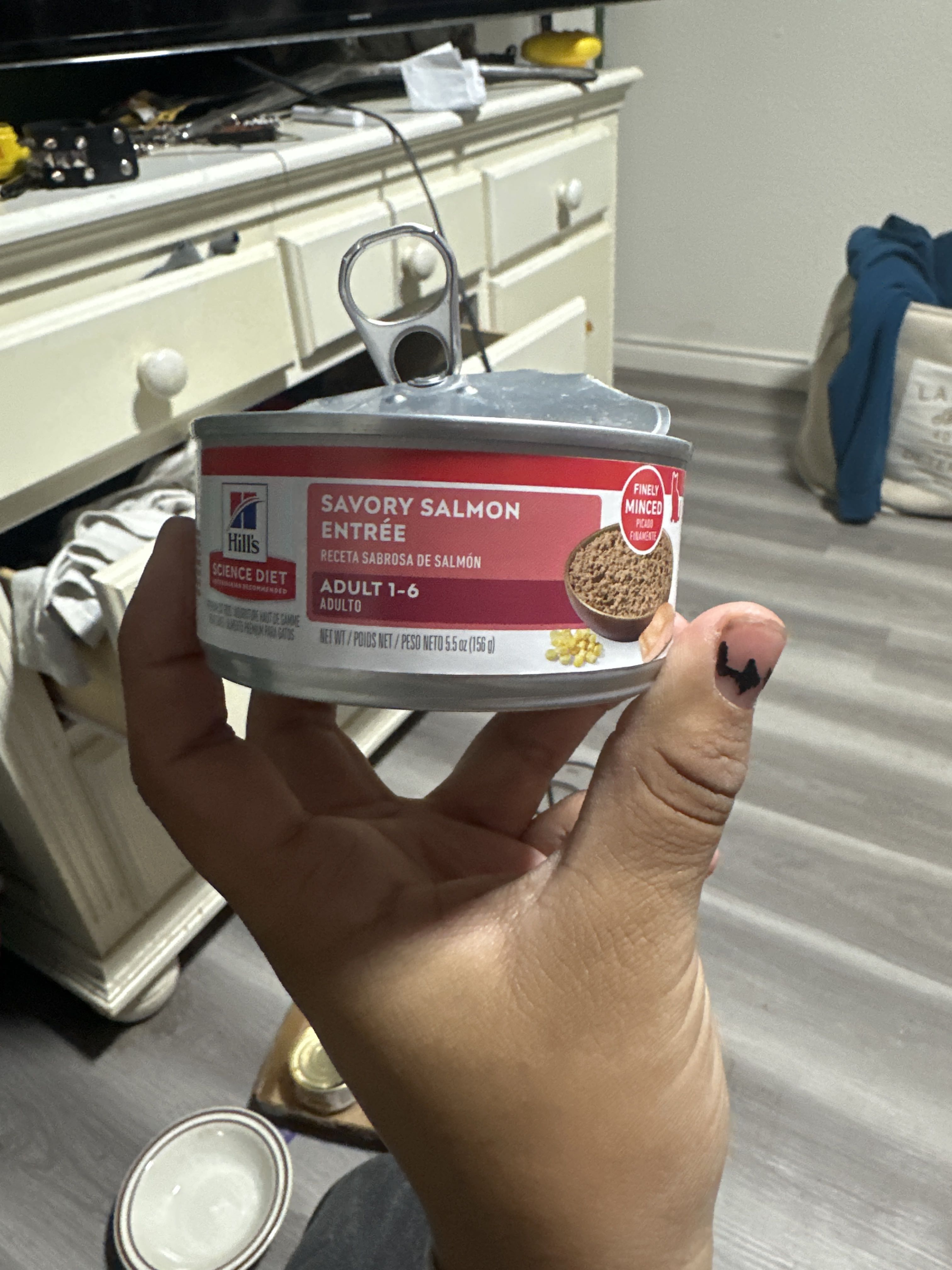 Hill's Science Diet Savory Salmon Entrée, front of the package
