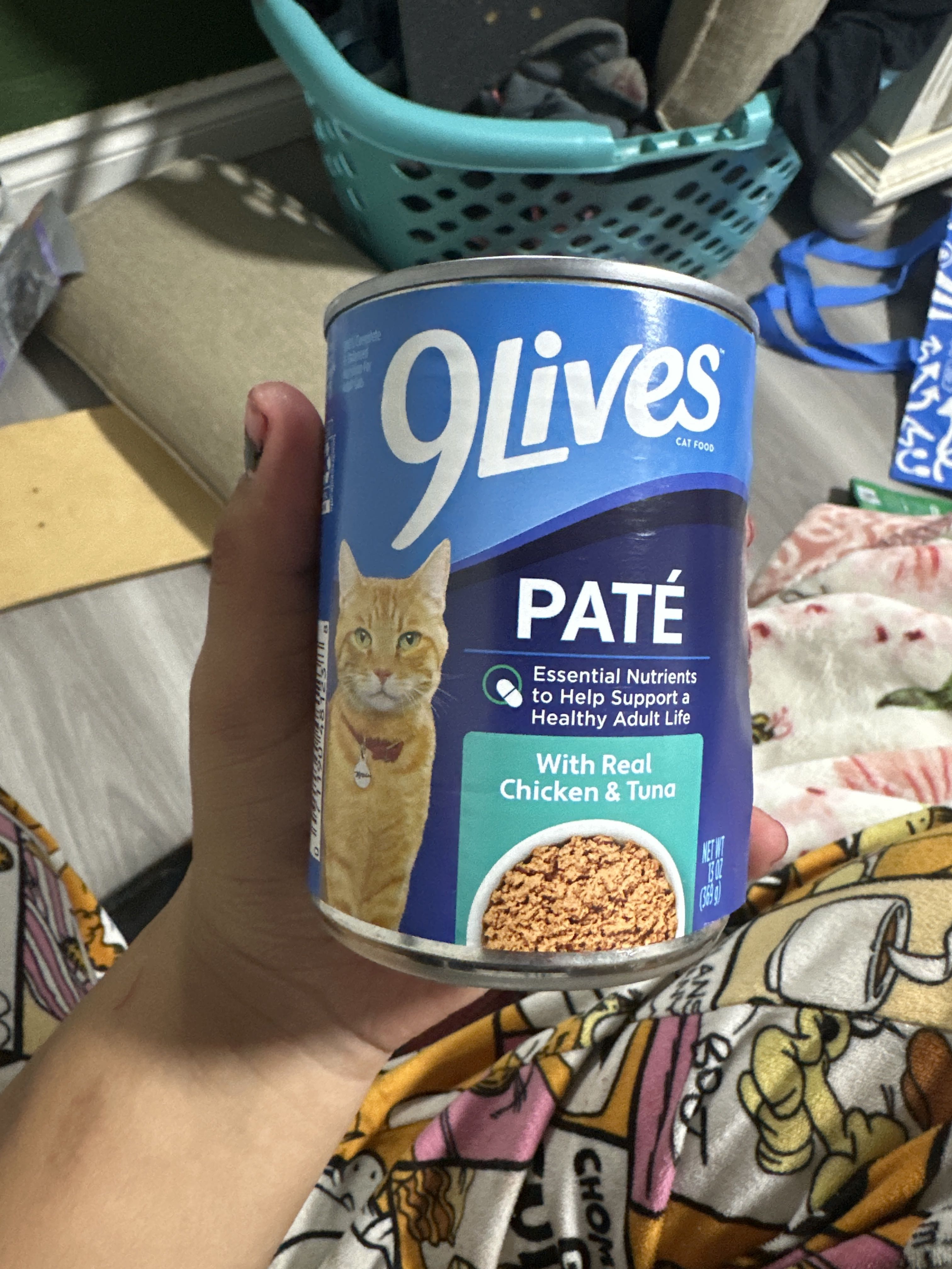 9Lives Paté With Real Chicken & Tuna, front of the package