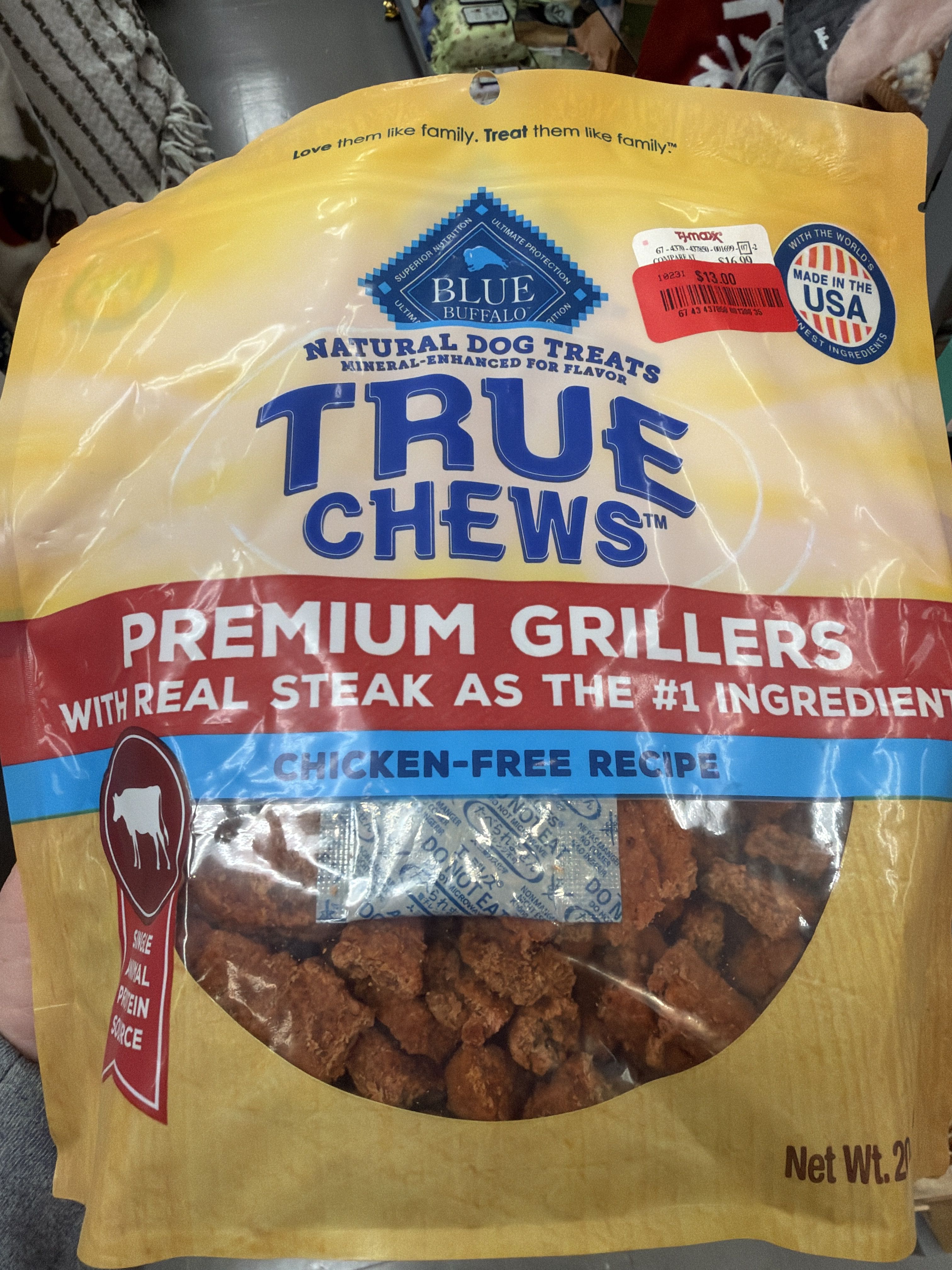 Blue Buffalo True Chews Premium Grillers with Real Steak as the #1 Ingredient, Chicken-Free Recipe, front of the package